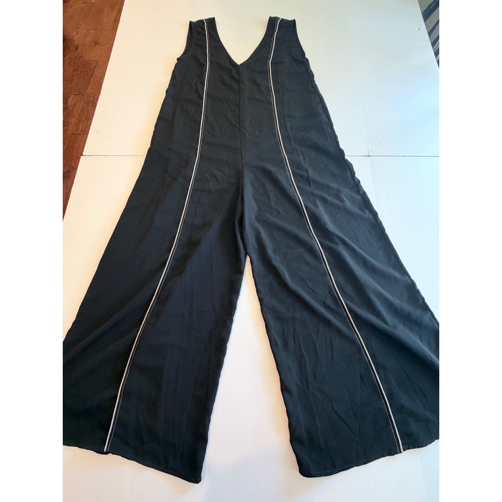 Bucket List Black Wide Leg Jumpsuit Sleeveless V-Neck White Contrast Piping